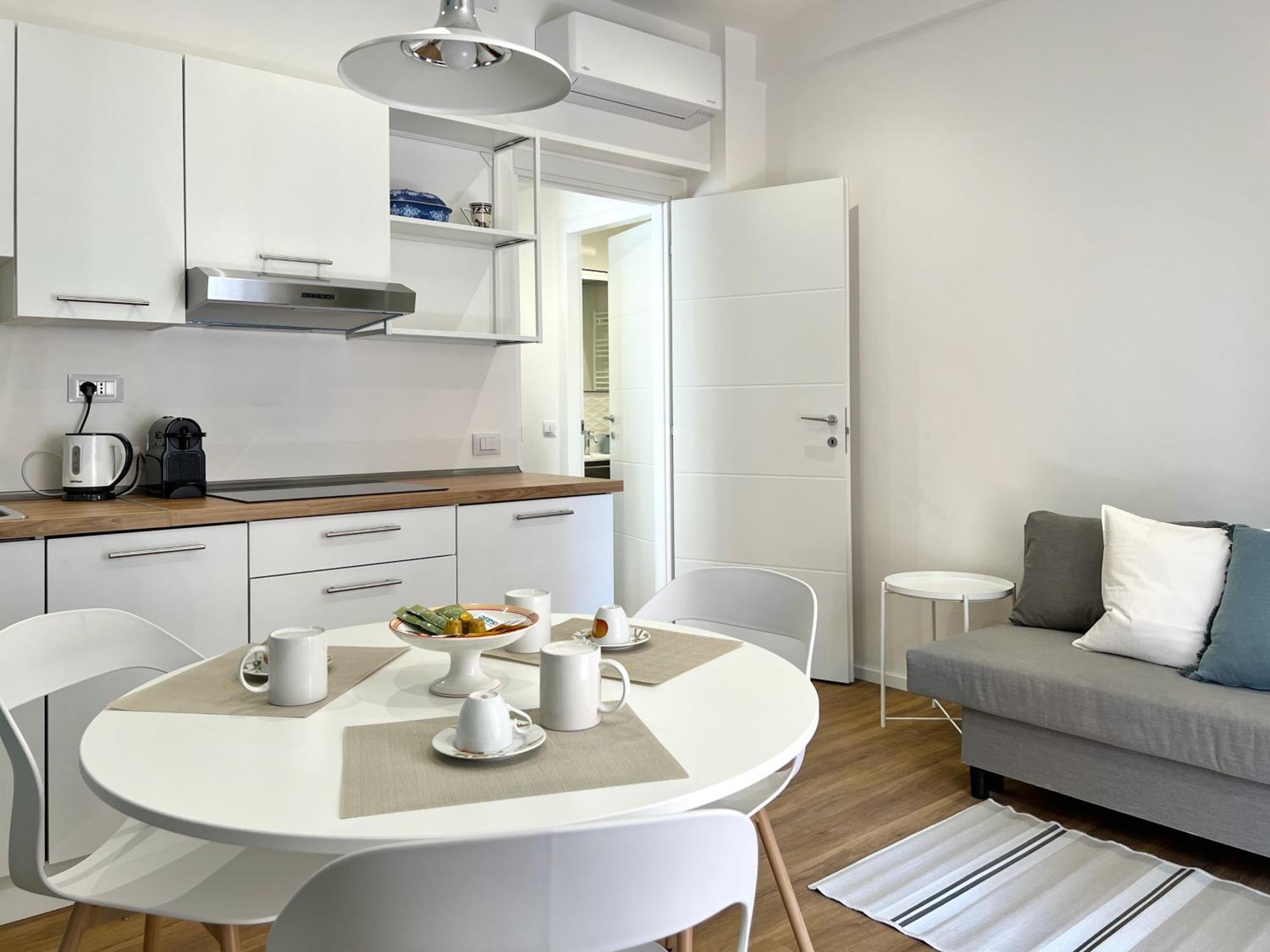 Blue - Airport 8 Min - Ac - Smart Tv Apartment *
