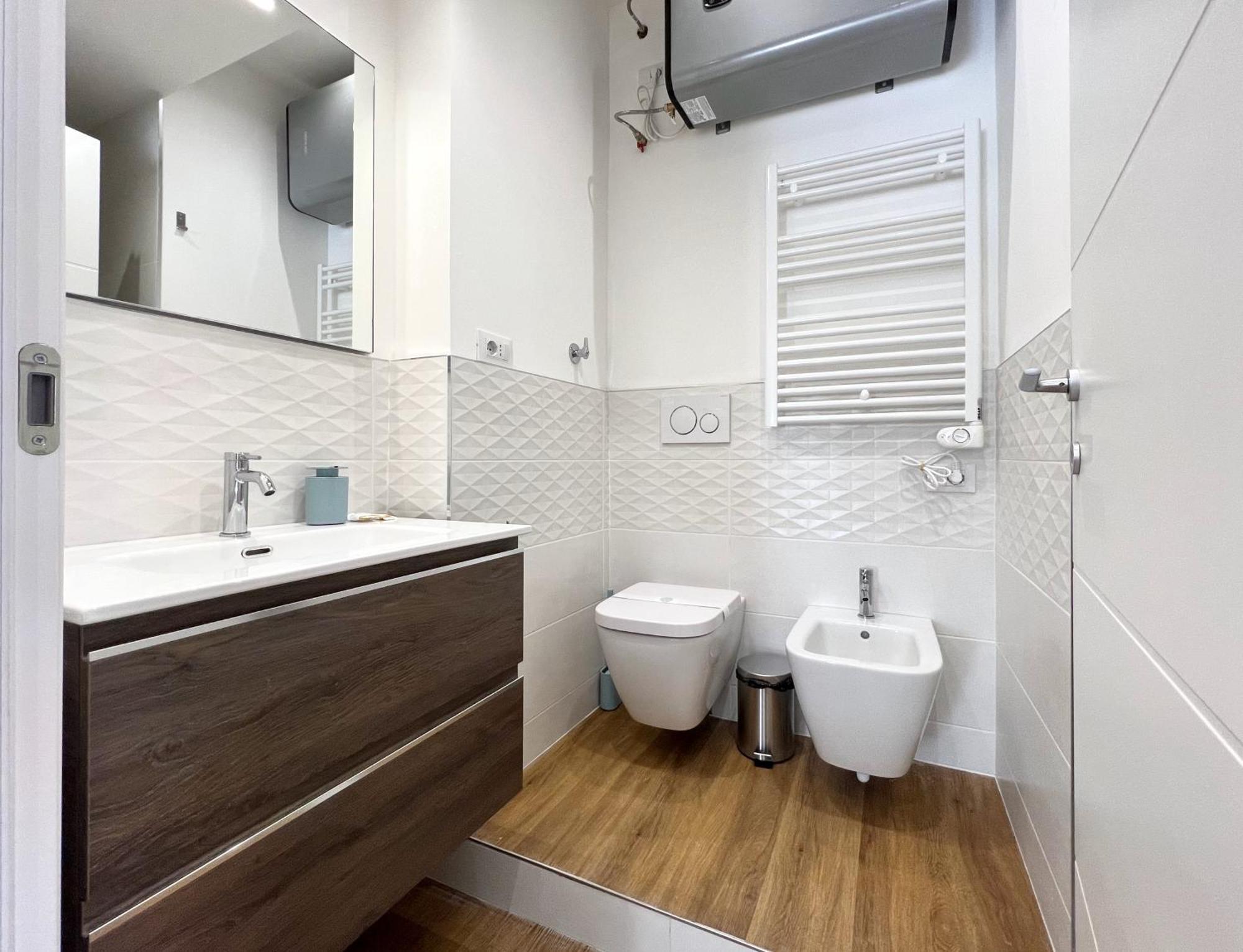 Apartment Blue - Airport 8 Min - Ac - Smart Tv